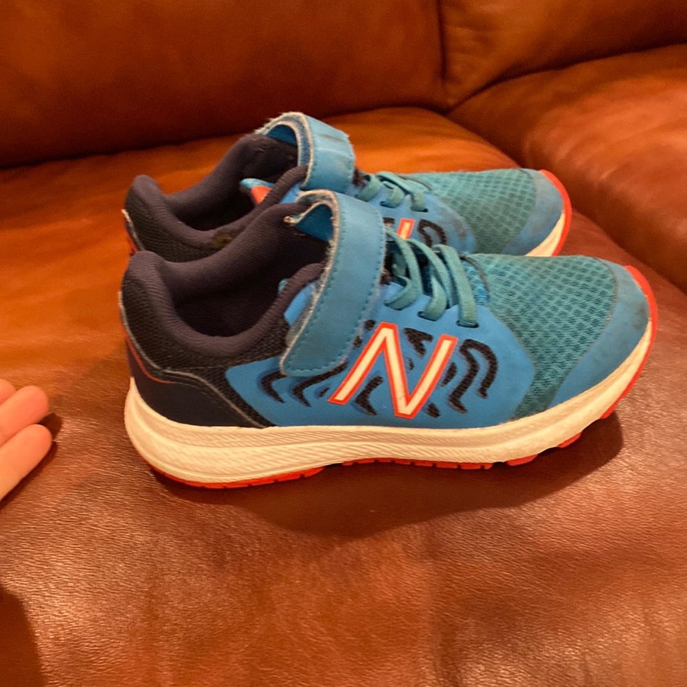 Boys new balance sneakers size 12 in good condition